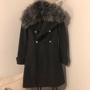 Michael Kors coat, removable fur trim on collar!